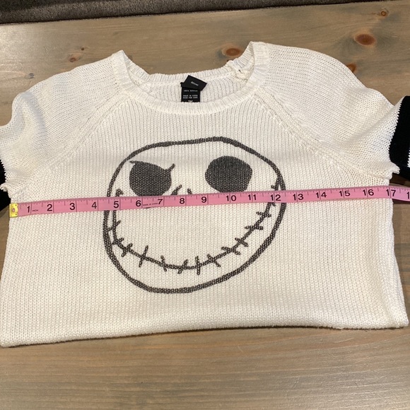 Disneys Jack Skellington face Lightweight Distressed Sweater Size: S (Junior) - Picture 11 of 15